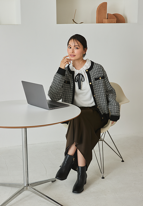 ツイード風ニットジャケットスタイル