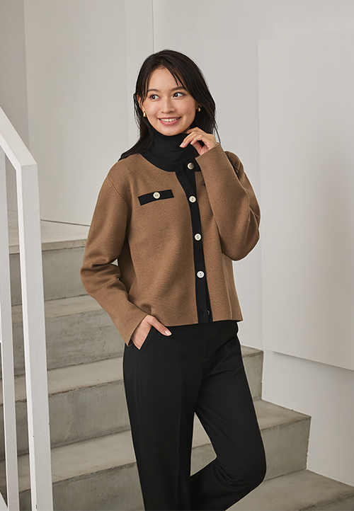 ブラウンの上品コンパクトニットジャケット