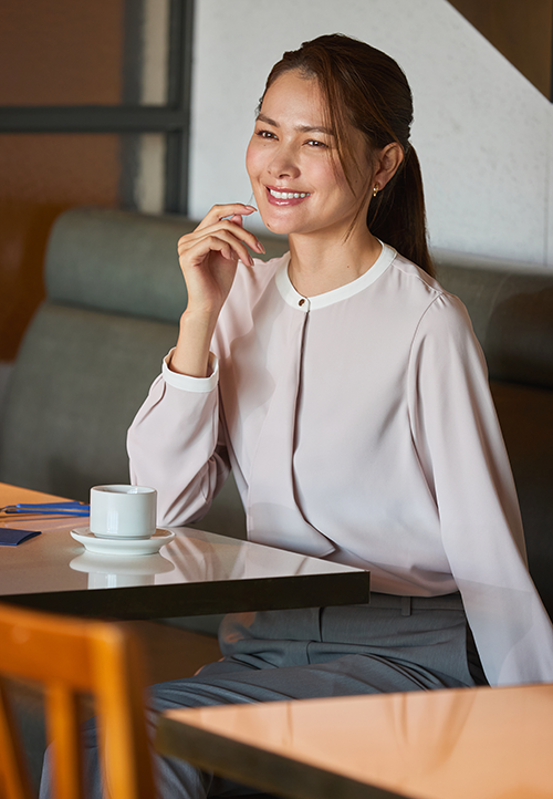 ラッフルボウタイブラウス