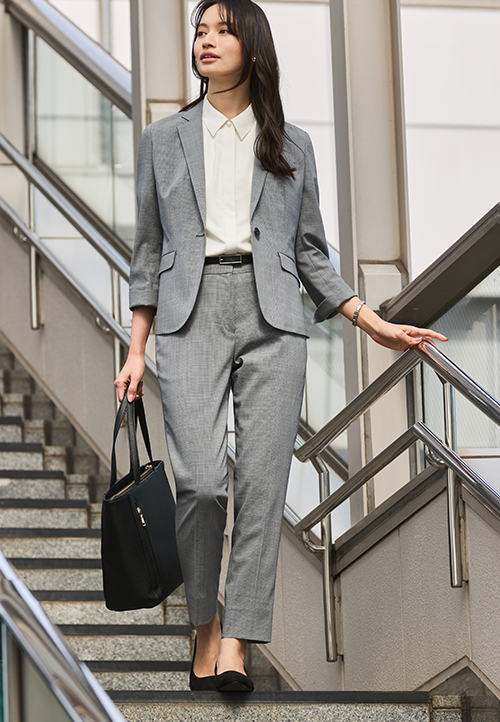 エアテックスパンの機能的で涼しいセットアップスーツ