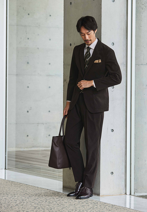 茶の無地のコーデュロイTHE THIRD SUITS®
