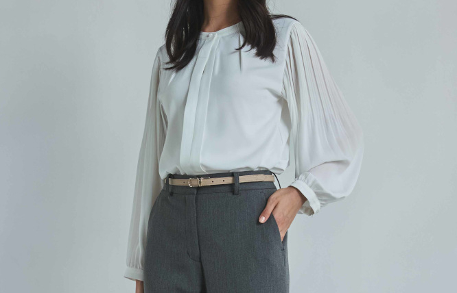 ブラウスコーデで印象アップ！春夏秋冬に映えるおしゃれな着こなしアイデア