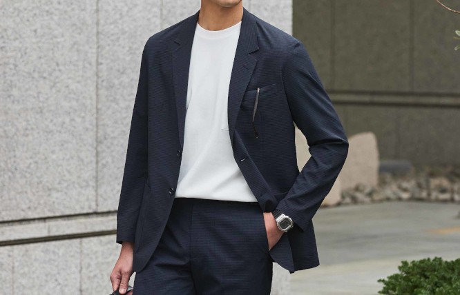ジャケットのインナーにTシャツはどう合わせる？上手に着こなすコツとオフィスカジュアルにも使えるビジネスコーデ例