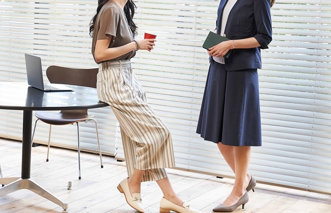 通勤もおしゃれに！ 30代女性におすすめのオフィスカジュアルコーデ