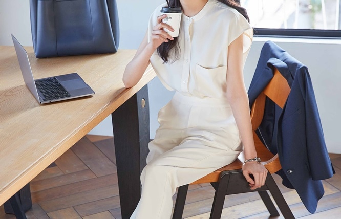 夏のオフィスカジュアルコーデのご紹介 ～女性編～