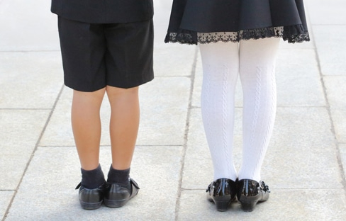 子供の幼稚園 小学校のお受験に着るスーツの選び方 母親編 Orihica