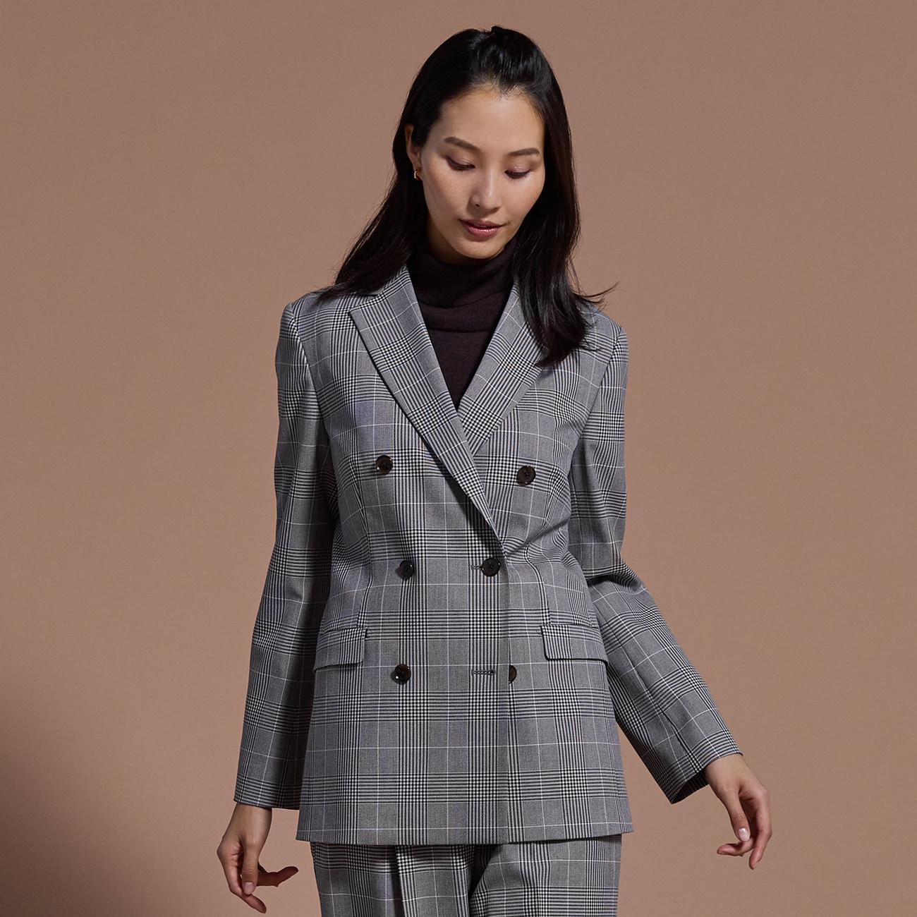 CLASSY.コラボ THE 3rd SUITS 茶チェック ダブルジャケット|O42_G222H544 ORIHICA 公式