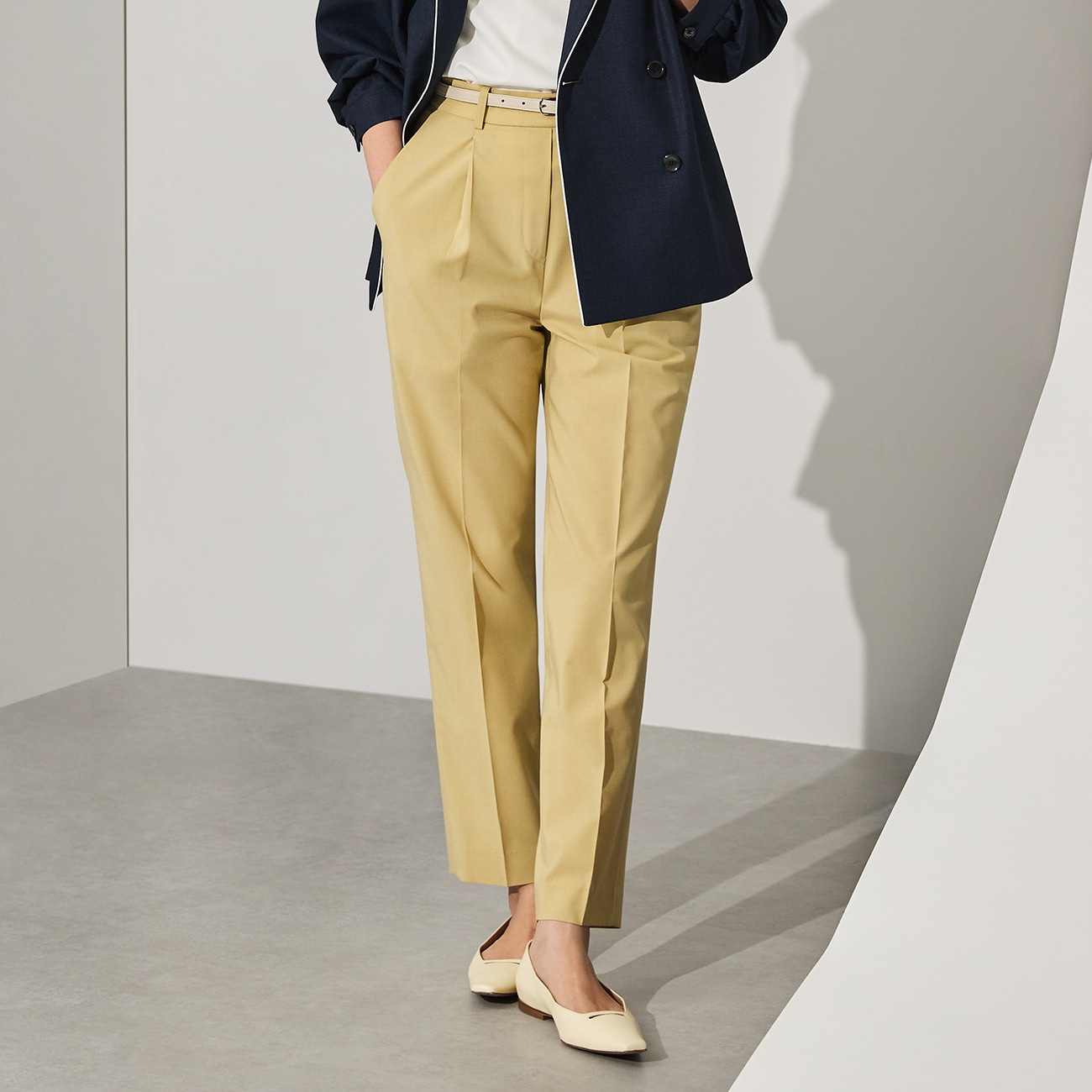 ＜CLASSY.ONLINE4月掲載アイテム＞ORIHICAフラミンゴPANTS AIRY タックテーパード