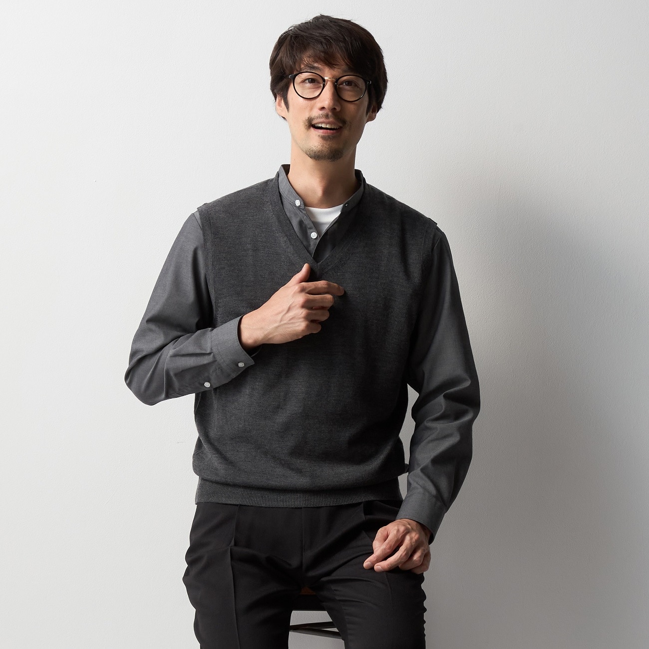 BIZ KNIT Vネックベスト