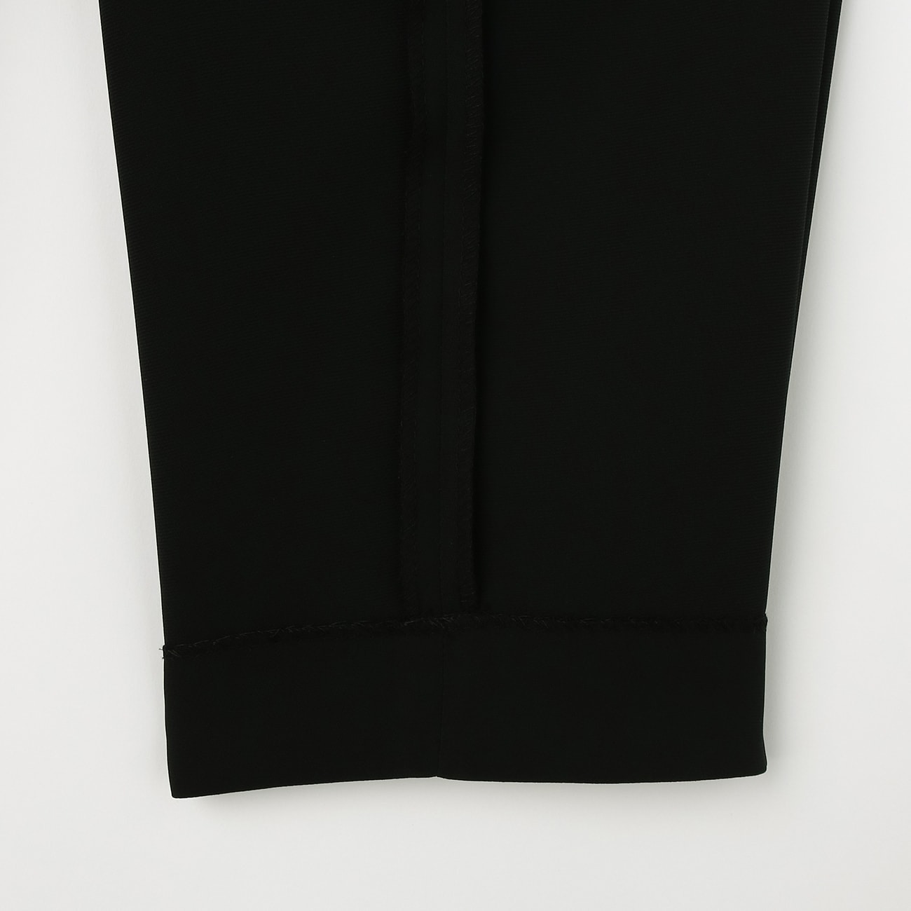 アウトレット]THE 3rd SUITS(RELAX SMART) 黒無地 ワンタックパンツ 裾 