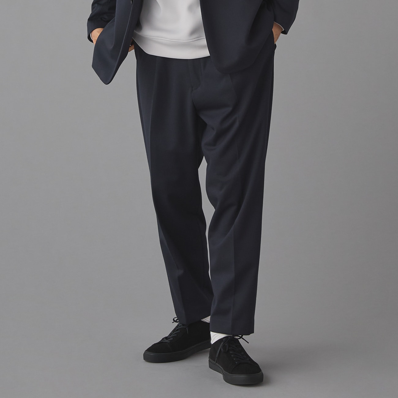 THE 3rd SUITS(RELAX SMART) チャコールグレー無地 ワンタックパンツ 裾上げ済み