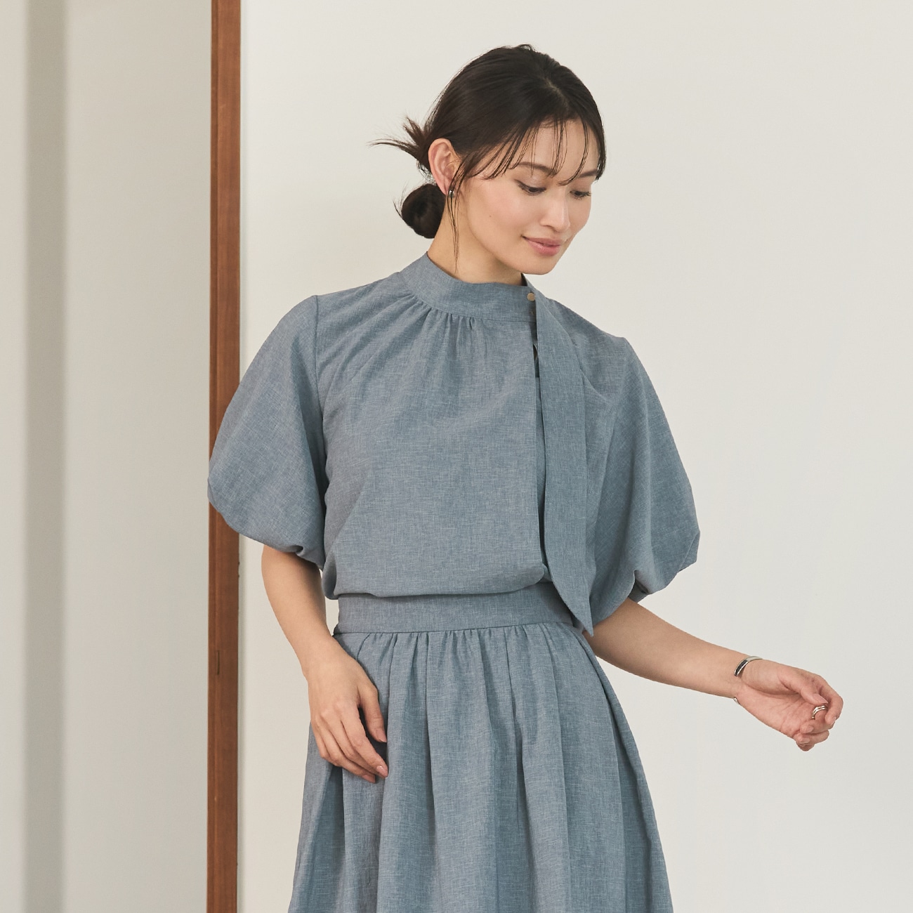＜CLASSY.ONLINE4月掲載アイテム＞ORIHICA美ラクるブラウス タイ付き袖ボリューム
