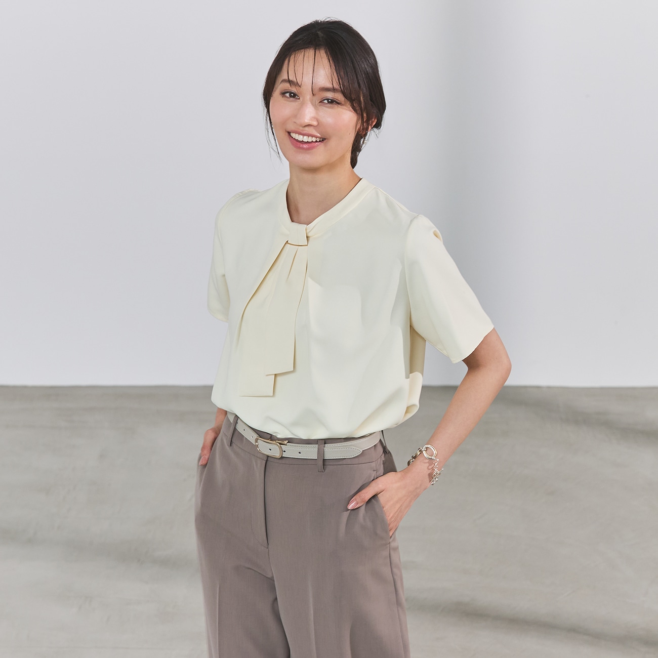 ＜CLASSY.ONLINE4月掲載アイテム＞《防透け・UVカット》ORIHICA美ラクるブラウス VEIL バー付きボウタイ