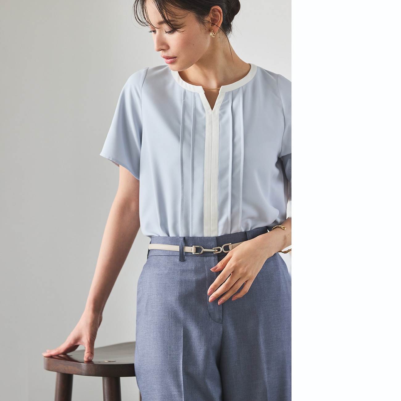 ＜CLASSY.ONLINE4月掲載アイテム＞《防透け・UVカット》ORIHICA美ラクるブラウス VEIL 配色バー付き