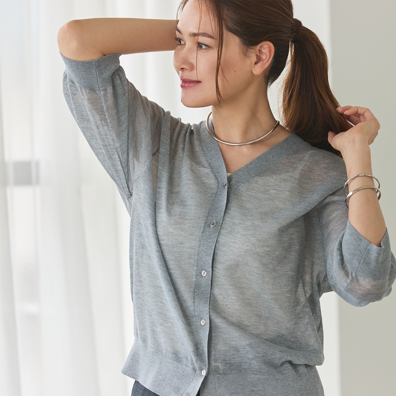 ORIHICA美ラクるニットCOMFY シアーラメVネックカーディガン