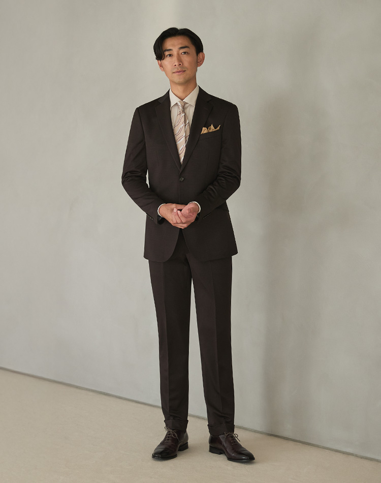 ブラウンスーツ