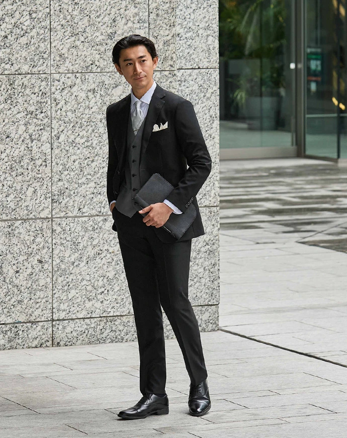 01.Black × Basic
