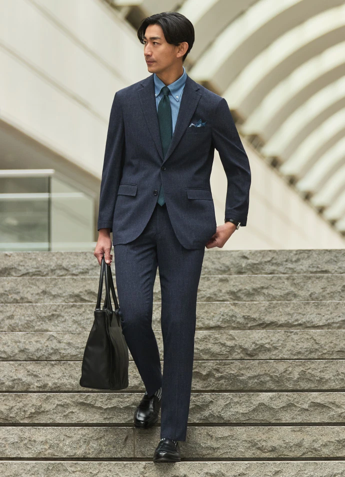 デニム調のセットアップスタイルの写真