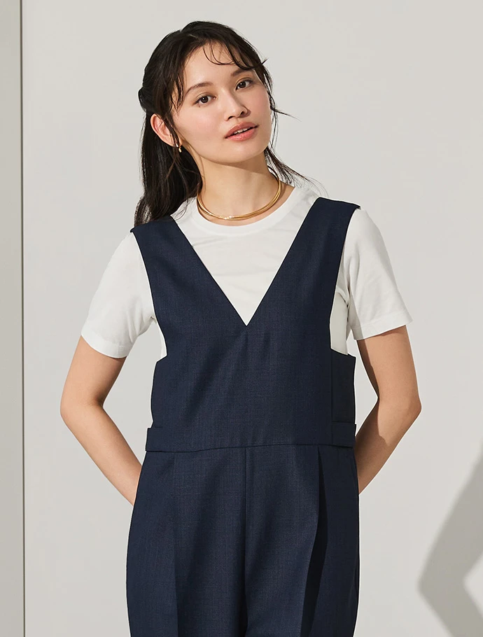 麻調素材のTHE THIRD SUITS®(ダブルジャケットとオールインワン)の着用写真